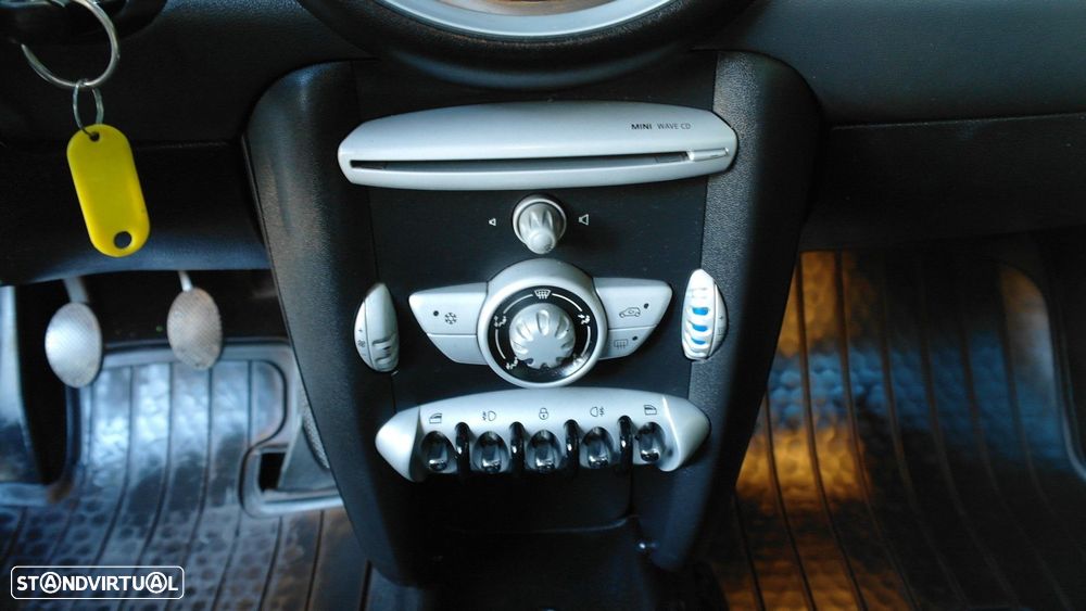 MINI 3 Portas One 1.4 - 25