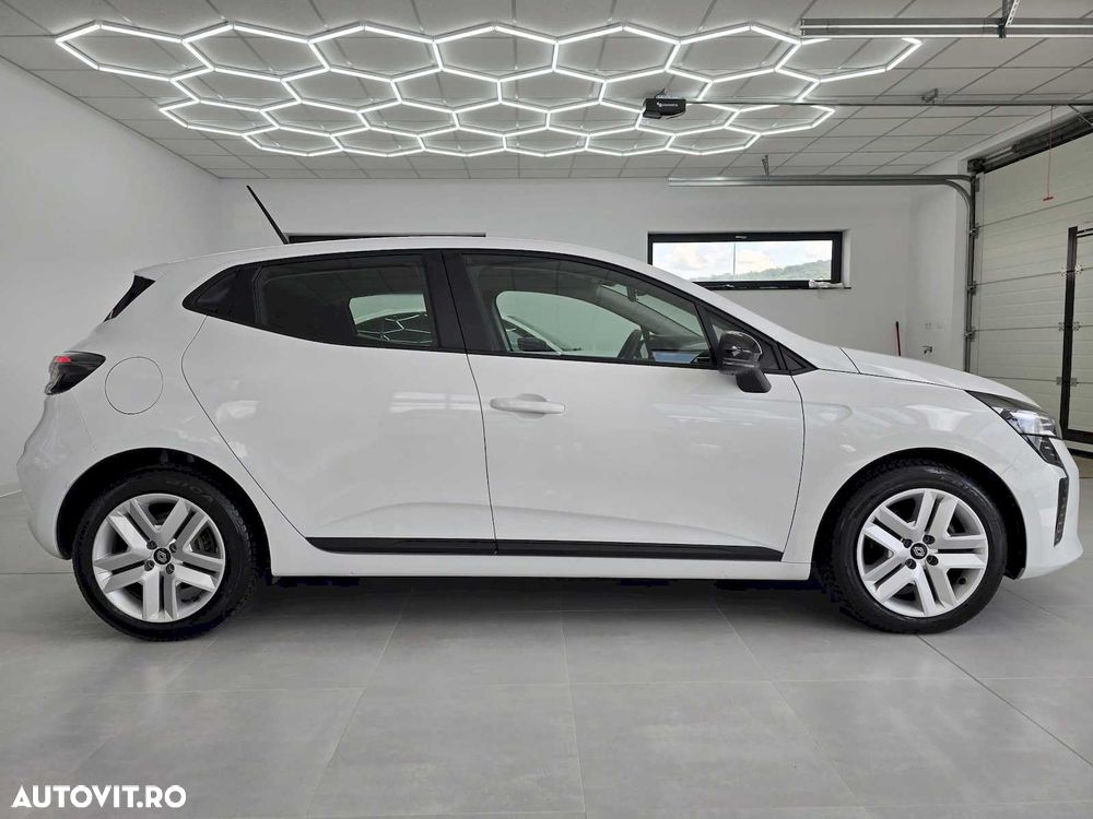 Renault Clio BLUE dCi 100 EVOLUTION - 11