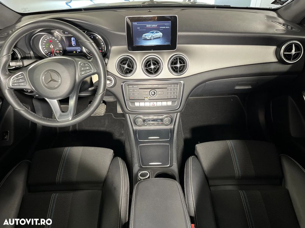 Mercedes-Benz CLA 180 7G-DCT Urban - 13