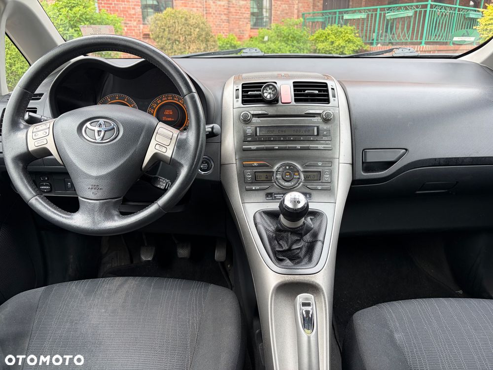 Toyota Auris 1.6 VVT-i Terra Start - 34