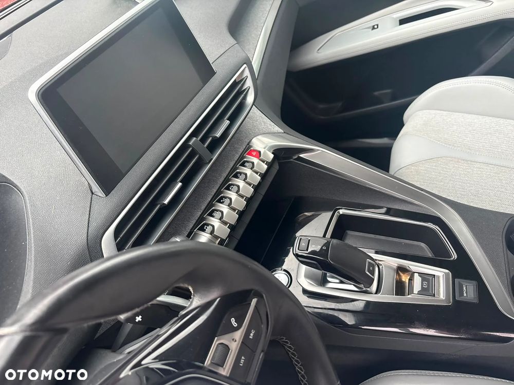 Peugeot 3008 PureTech 130 Stop & Start GPF EAT8 Allure - 18