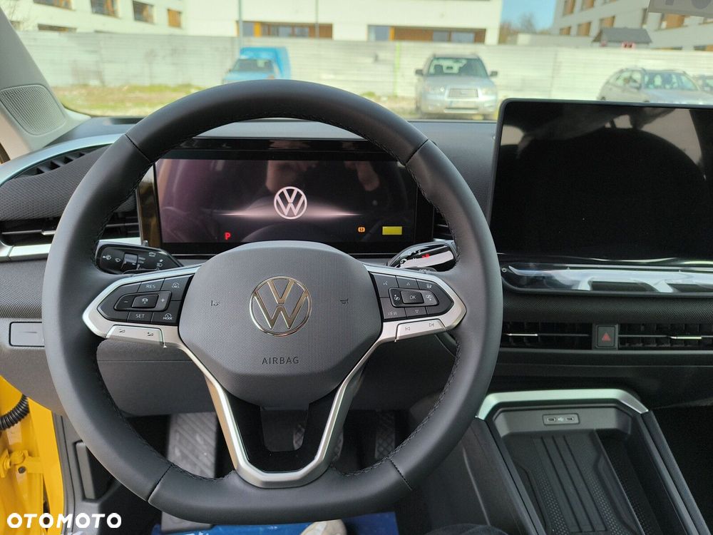 Volkswagen T-Roc - 13