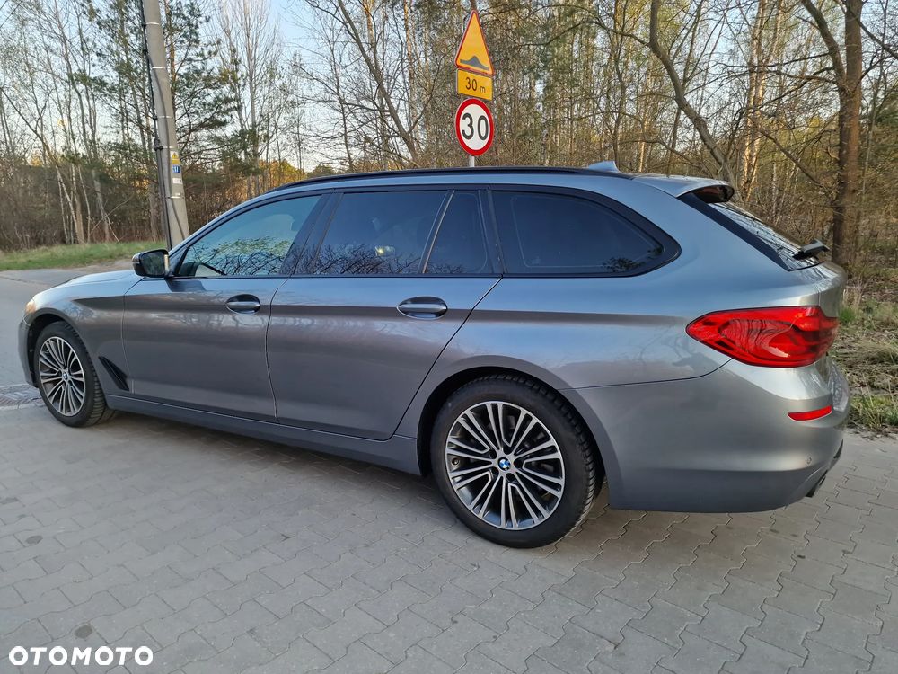 BMW Seria 5 520i Sport Line - 10
