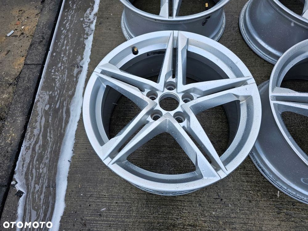 FELGA FELGI AUDI A4 B9 A5 8W R 18 ET40 8W0601025R - 5