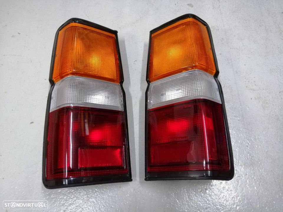 Par de Farolins traseiros Nissan Terrano 1 Mk1 I NOVOS - 1