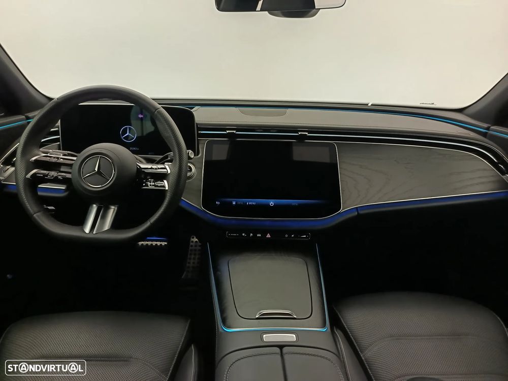 Mercedes-Benz E 300 Standard - 18