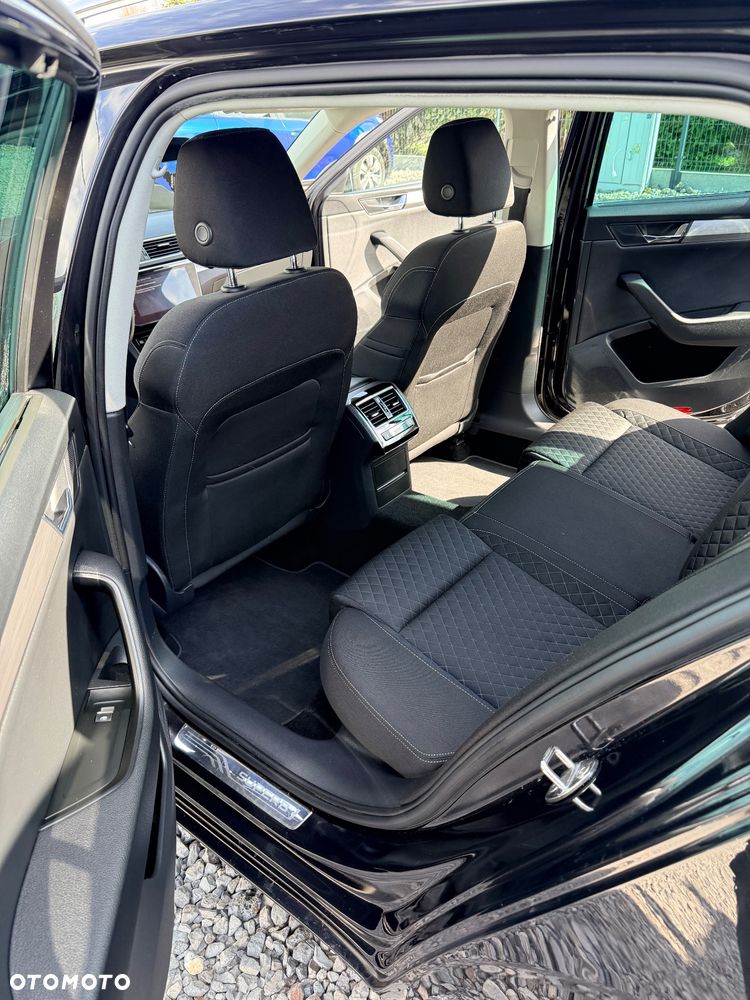 Skoda Superb 2.0 TDI Premium Edition - 9