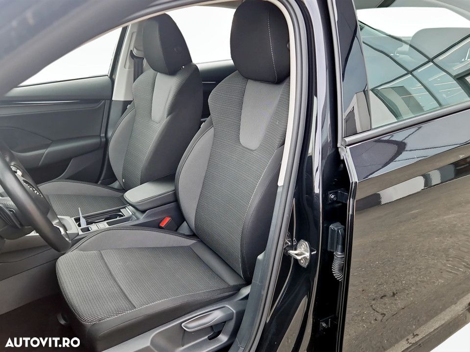 Skoda Octavia 2.0 TDI DSG Ambition - 12