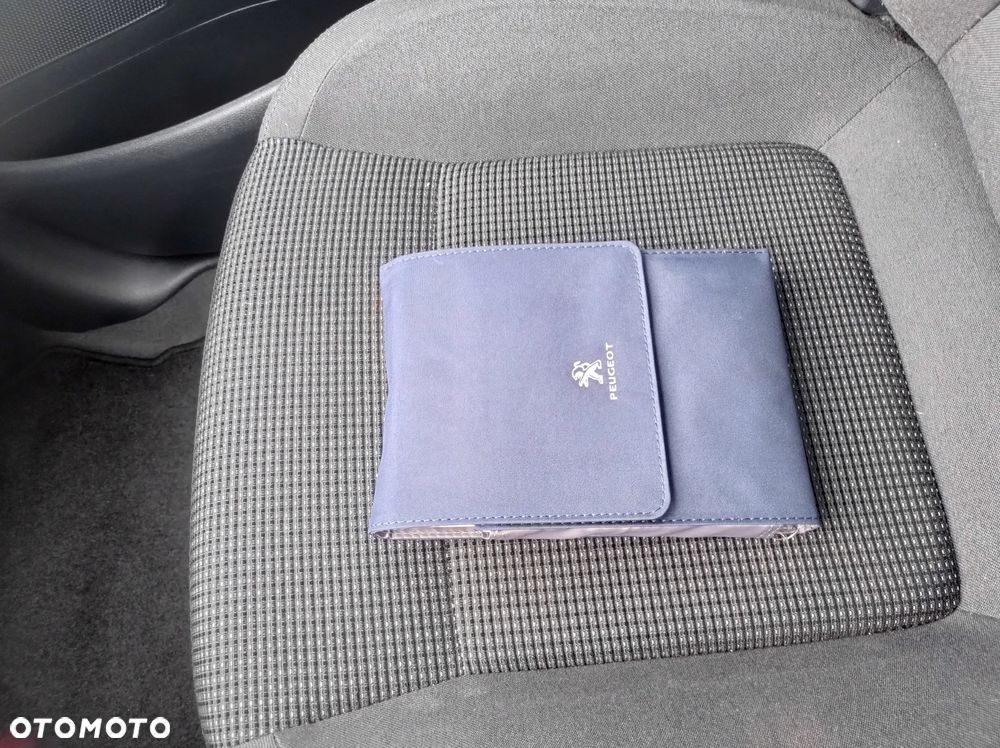 UWAGA ! 2017 PEUGEOT 5008 BENZYNA 131PS KLIMATRONIC NAVI ALU18 MALE KM I WLASC PL - 10