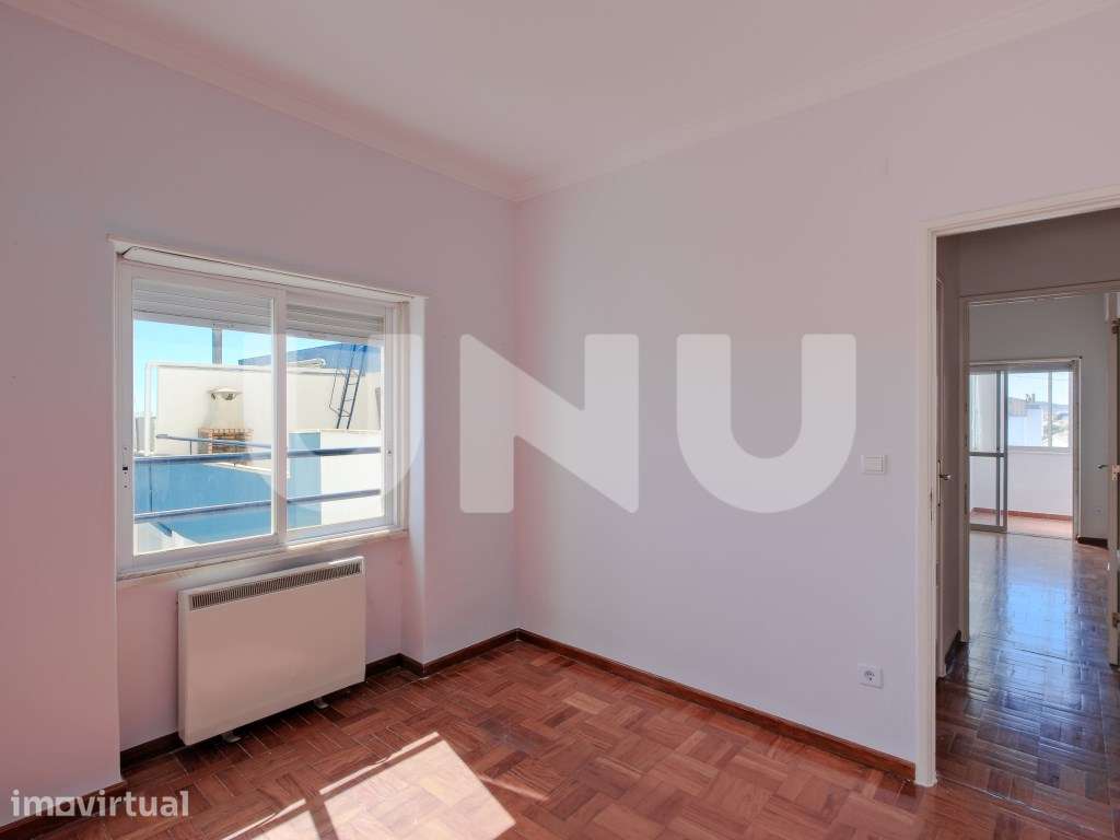 Apartamento T3 com varanda, na Praceta das Avencas, em Rio de Mouro - Grande imagem: 4/37