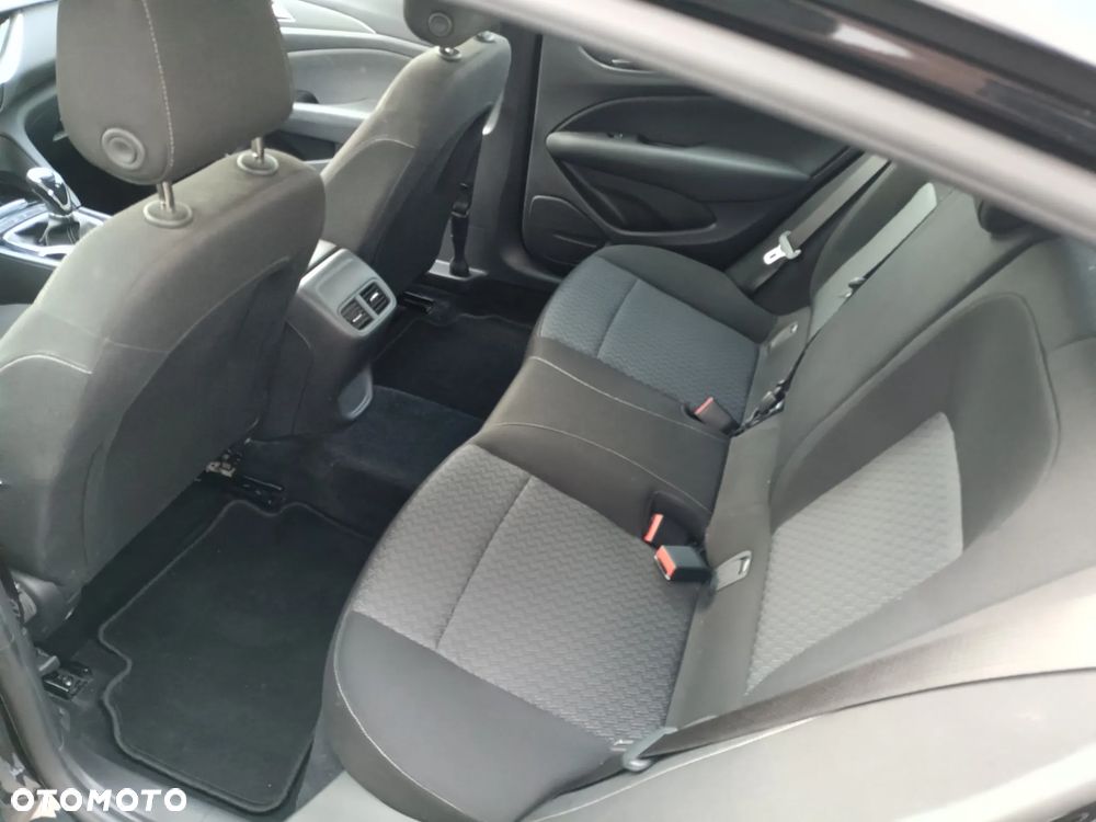 Opel Insignia - 11