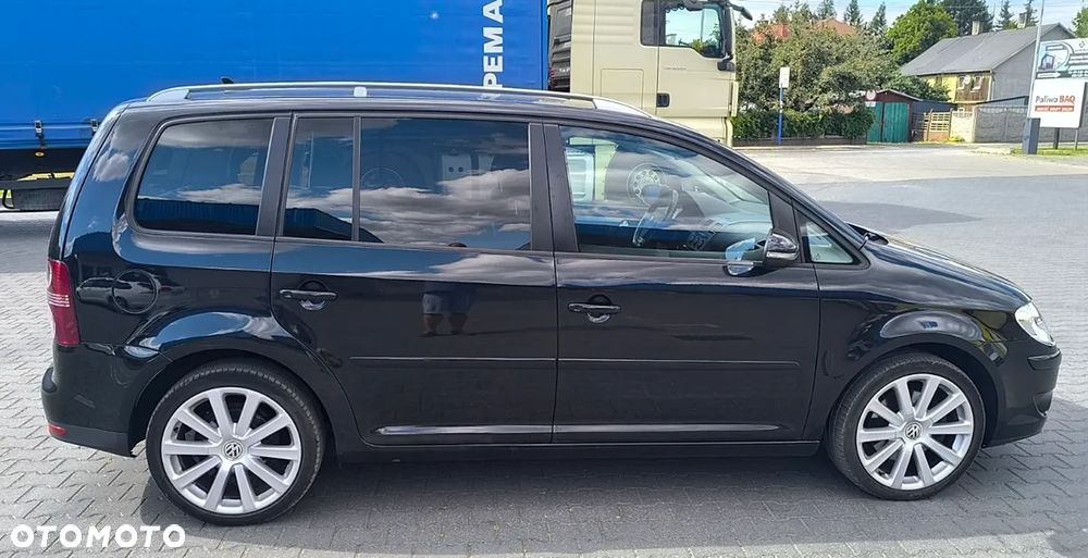 Volkswagen Touran 2.0 TDI DPF Highline - 4