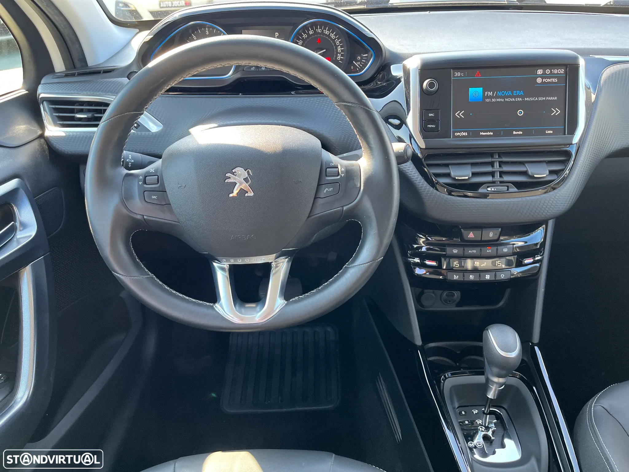 Peugeot 2008 1.5 BlueHDi Allure EAT6 - 12