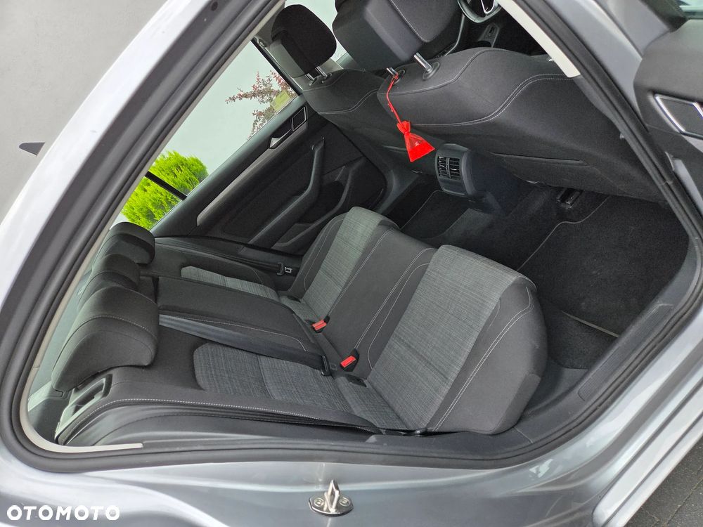 Volkswagen Passat 1.5 TSI EVO Elegance - 10