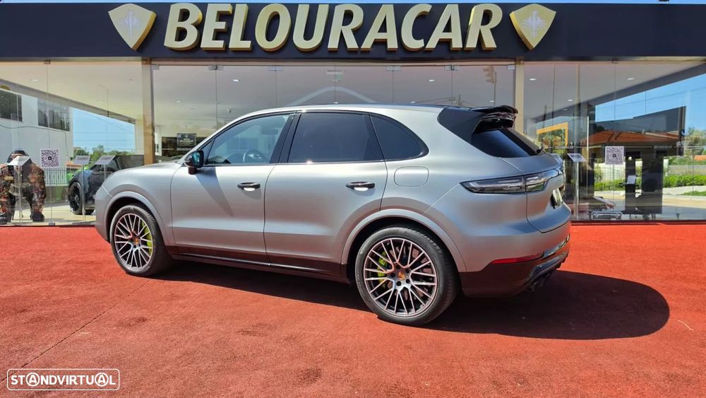 Porsche Cayenne Turbo S E-Hybrid - 4