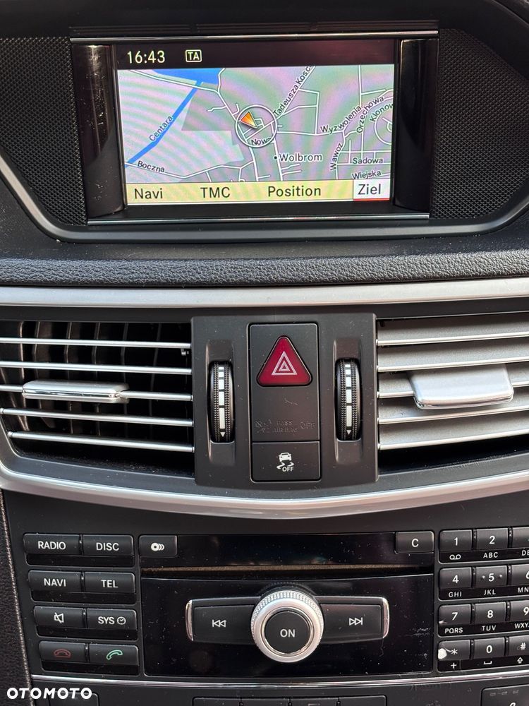 Mercedes-Benz Klasa E 220 CDI DPF BlueEFFICIENCY Automatik - 16