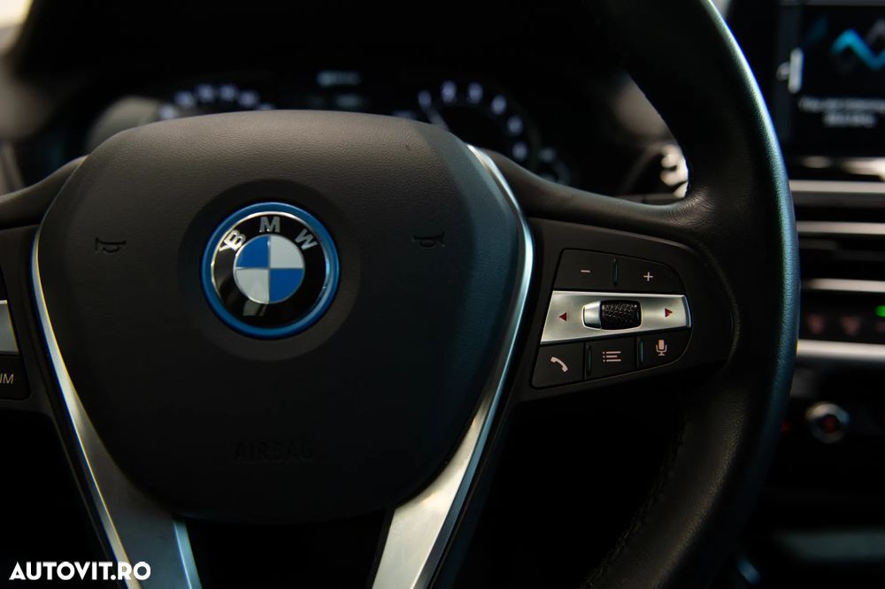 BMW X3 xDrive30e AT PHEV - 23