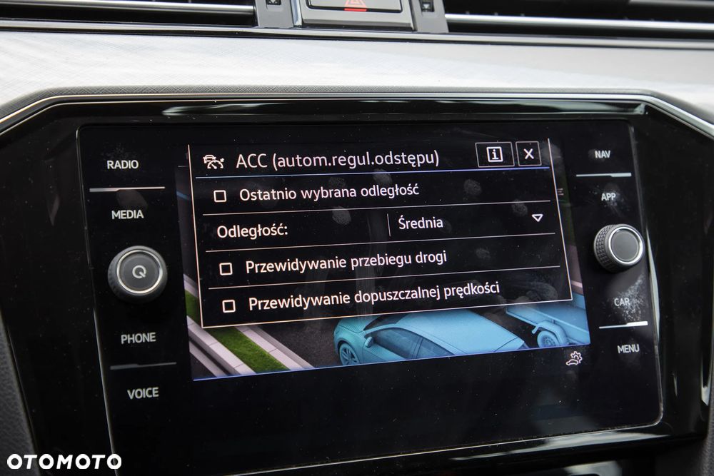Volkswagen Passat - 29