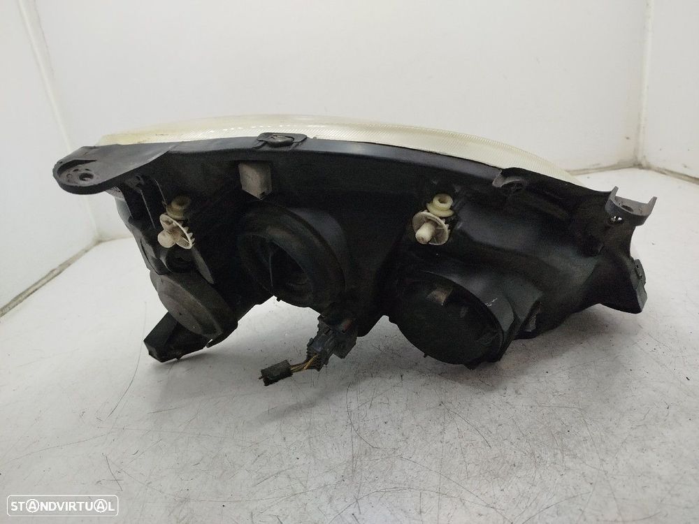 Farol/ Otica Dianteiro Esq Opel Corsa C - 3