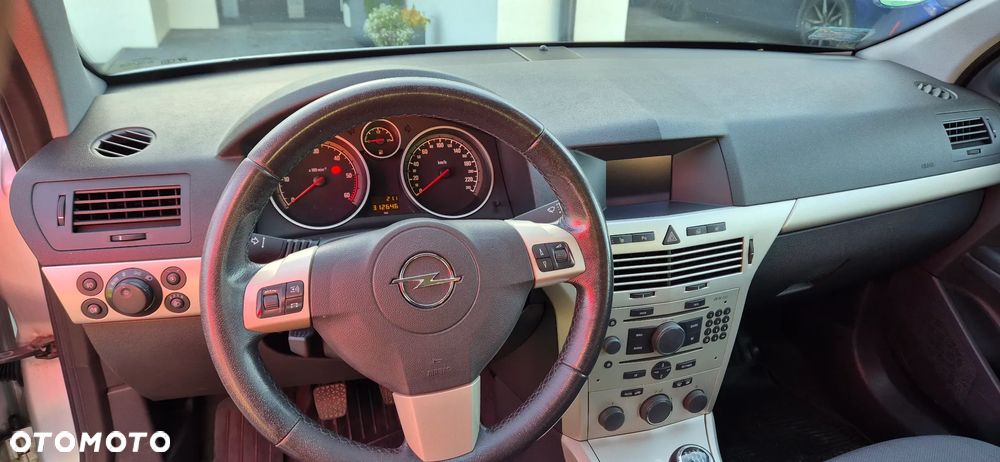 Opel Astra III 1.7 CDTI - 10