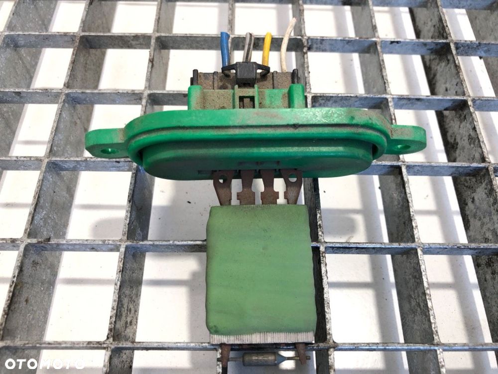 OPORNIK DMUCHAWY POWIETRZA - 60.00 PLN - IVECO DAILY III Autobus 1999 - 2006 35 S 12, 35 C 12, 40 C - 2