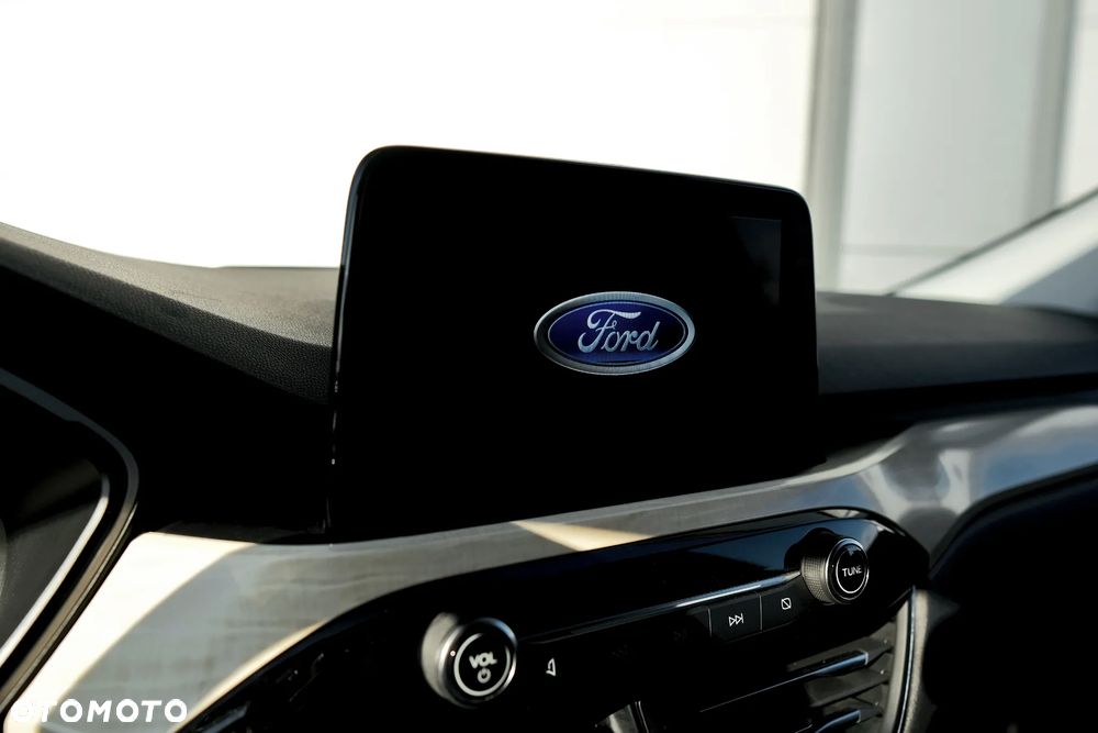 Ford Kuga 2.5 FHEV AWD Titanium - 25
