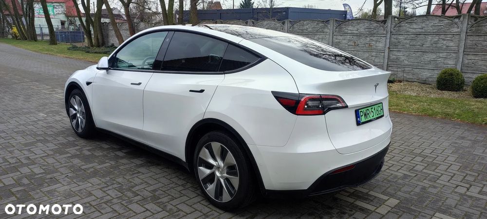 Tesla Model Y Long Range Dual Motor AWD - 9