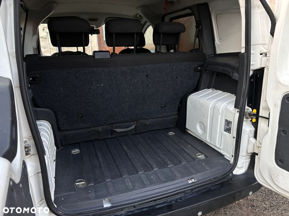 Fiat Fiorino Kombi 1.3 MJ Adventure - 15