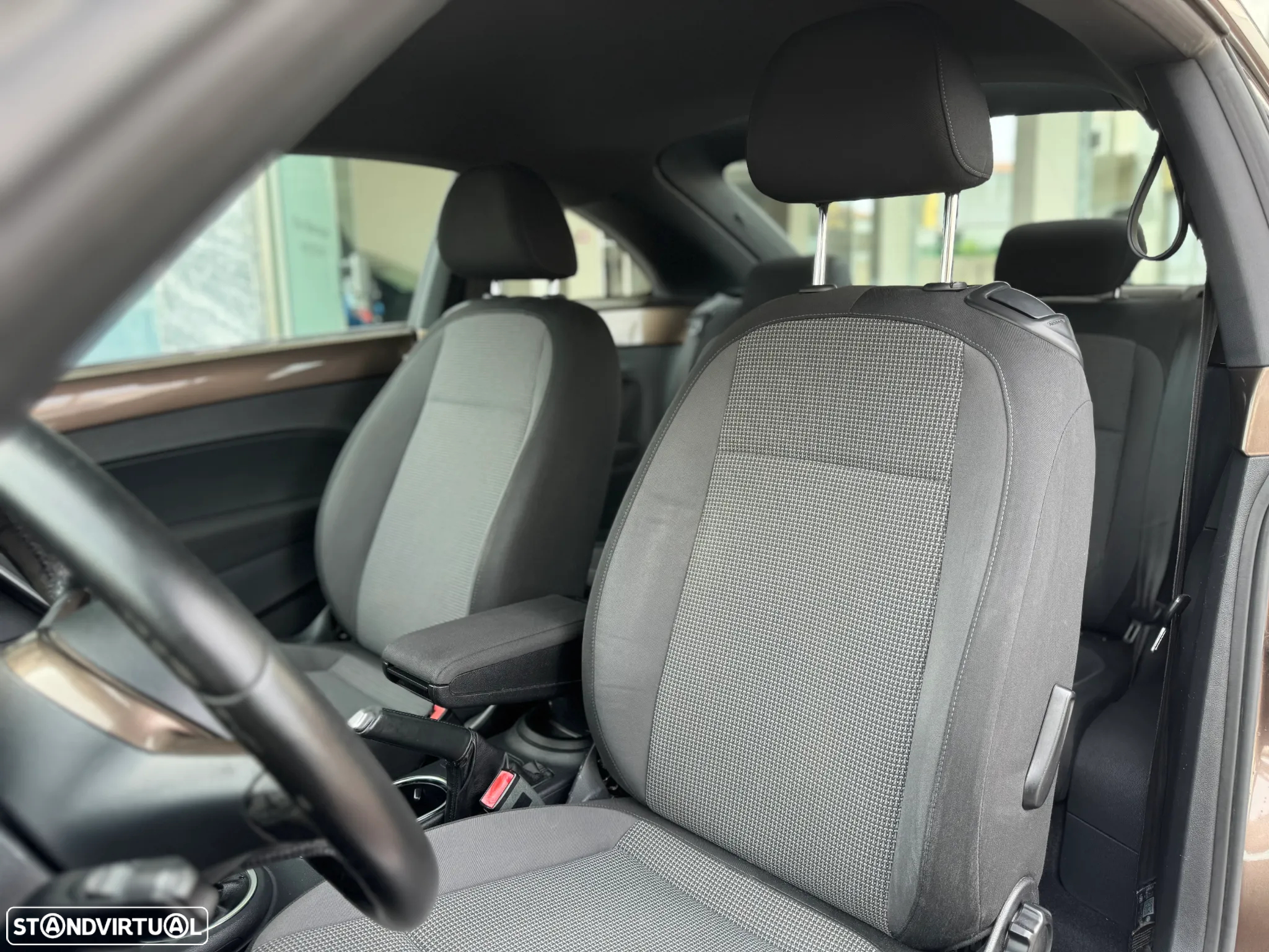 VW New Beetle 1.6 TDI DPF Exclusive Design - 9