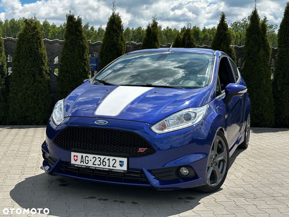 Ford Fiesta 1.6 EcoBoost mit Leder-Sport-Paket ST - 2
