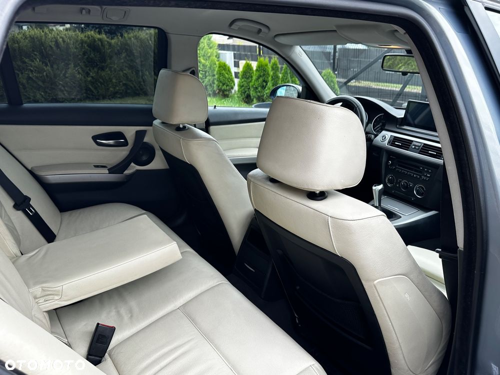 BMW Seria 3 - 32