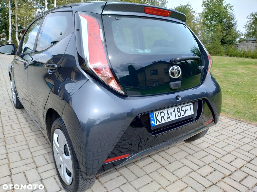 Toyota Aygo x-clusiv - 10