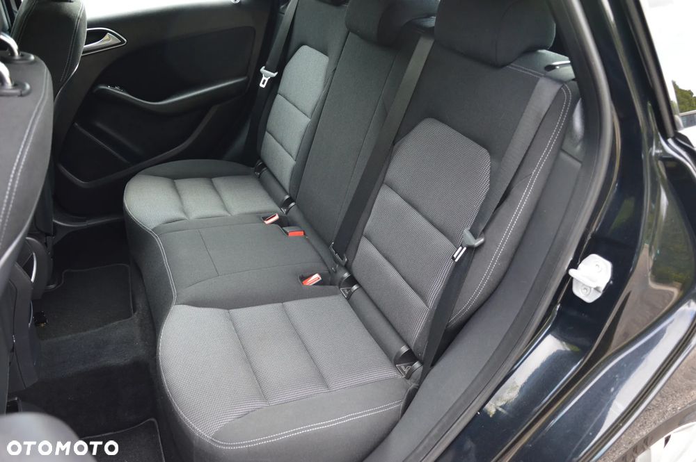 Mercedes-Benz Klasa B 180 CDI (BlueEFFICIENCY) - 34