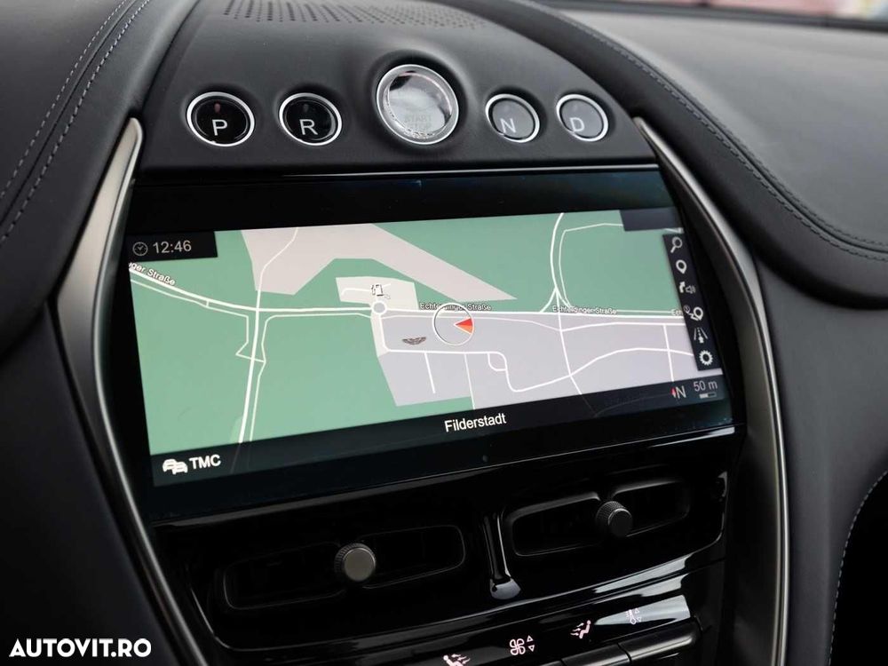 Aston Martin DBX - 23