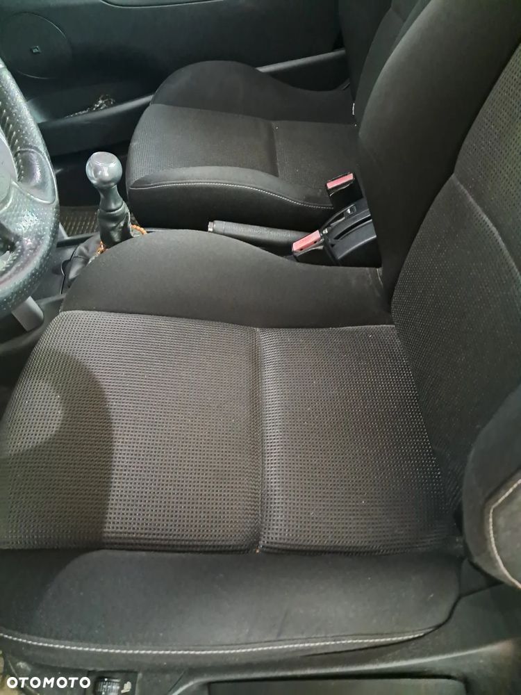 Peugeot 207 1.6 HDi 16V Intense - 6