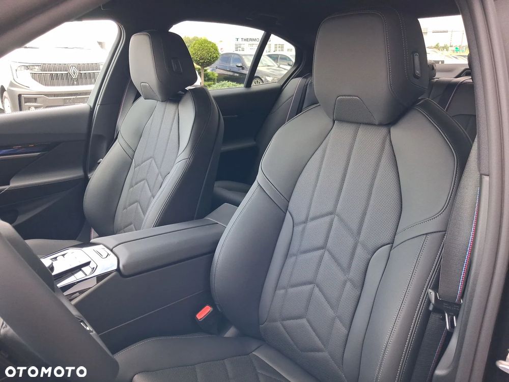 BMW Seria 5 520d xDrive mHEV M Sport - 12