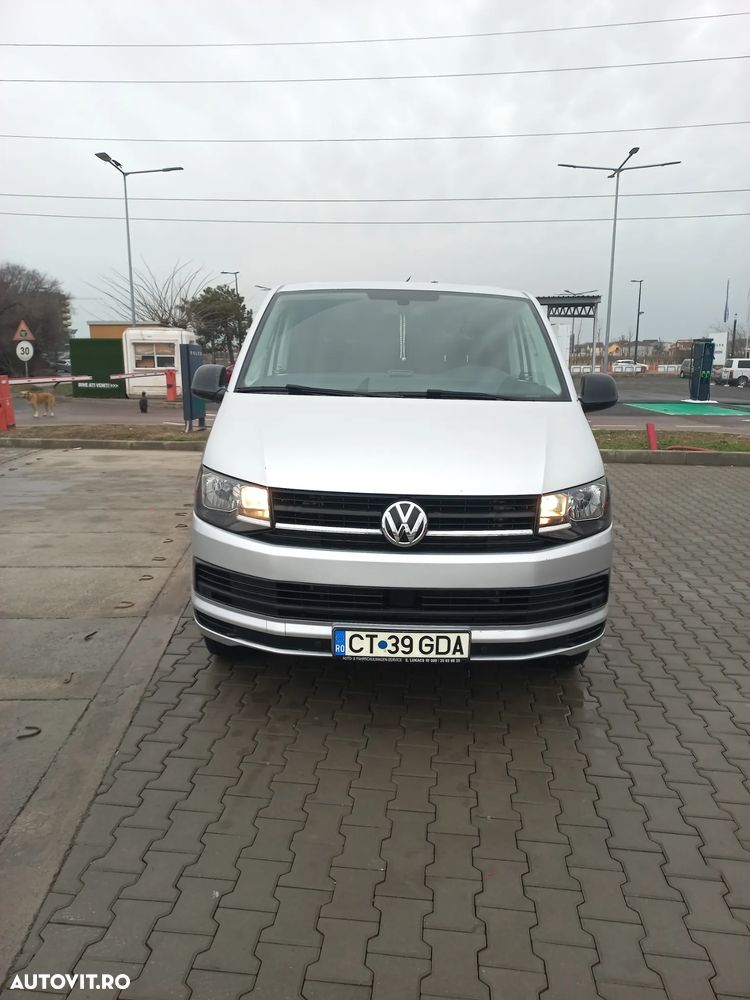 Volkswagen Caravelle - 1