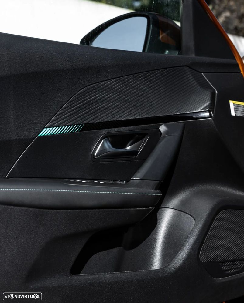 Peugeot 2008 1.2 PureTech Style EAT6 - 14