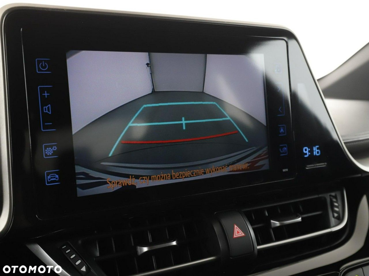 Toyota C-HR 1.8 Hybrid Dynamic - 24