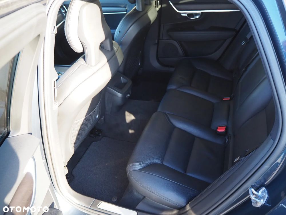 Volvo V90 Cross Country D4 AWD - 23