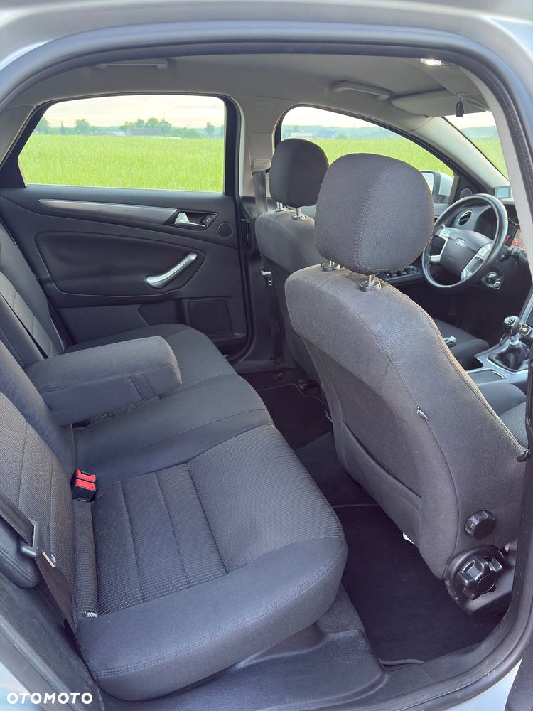 Ford Mondeo 2.0 TDCi Titanium - 20