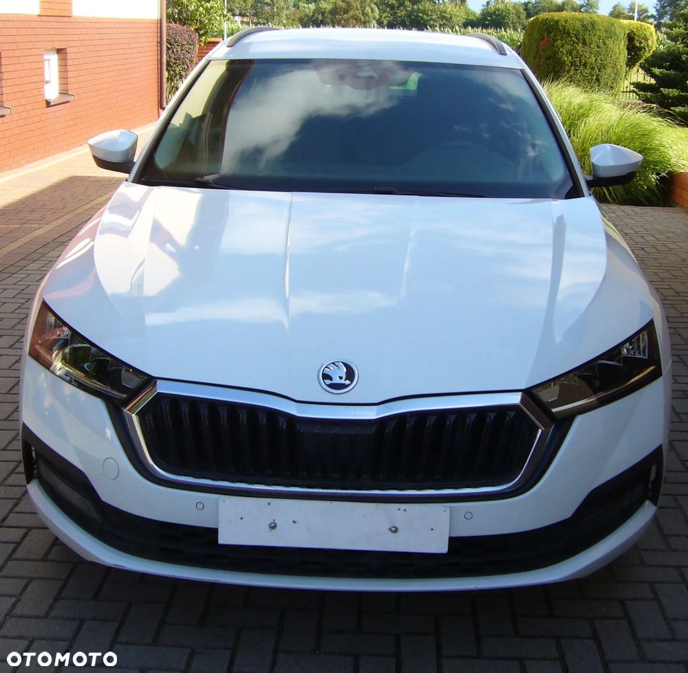 Skoda Octavia 2.0 TDI Ambition DSG - 1