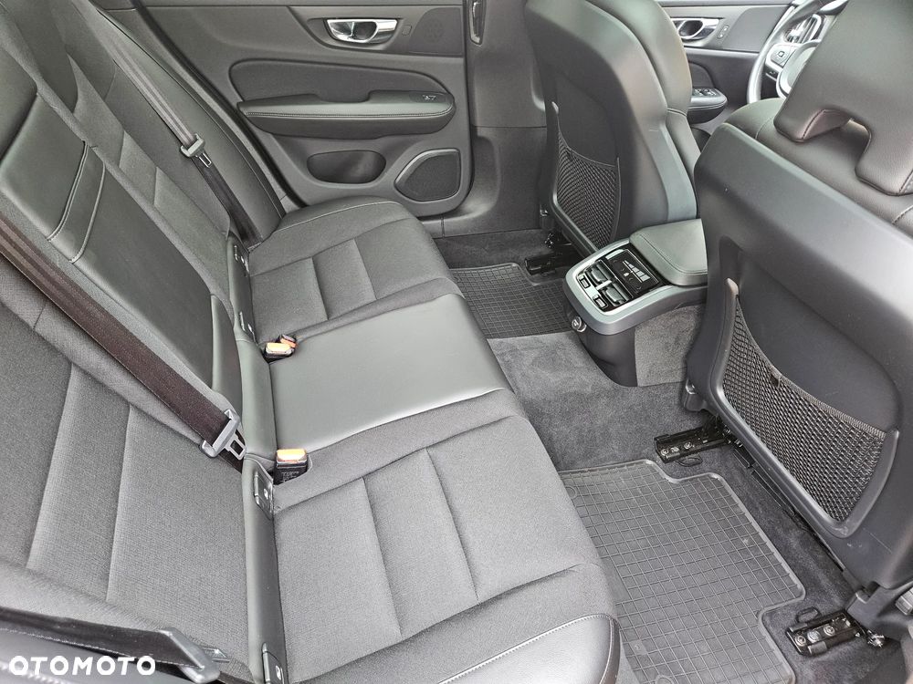 Volvo V60 T5 Geartronic Momentum Pro - 18