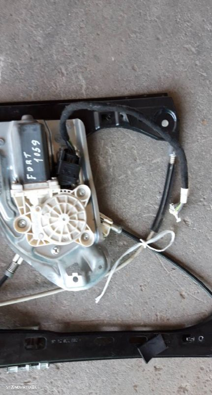 Elevador Elect Fte Dto Mercedes-Benz C-Class (W203) - 2