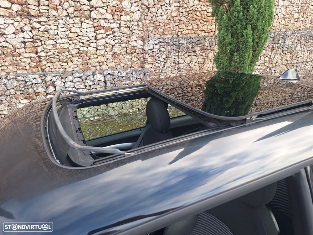 MINI 3 Portas One D - 28