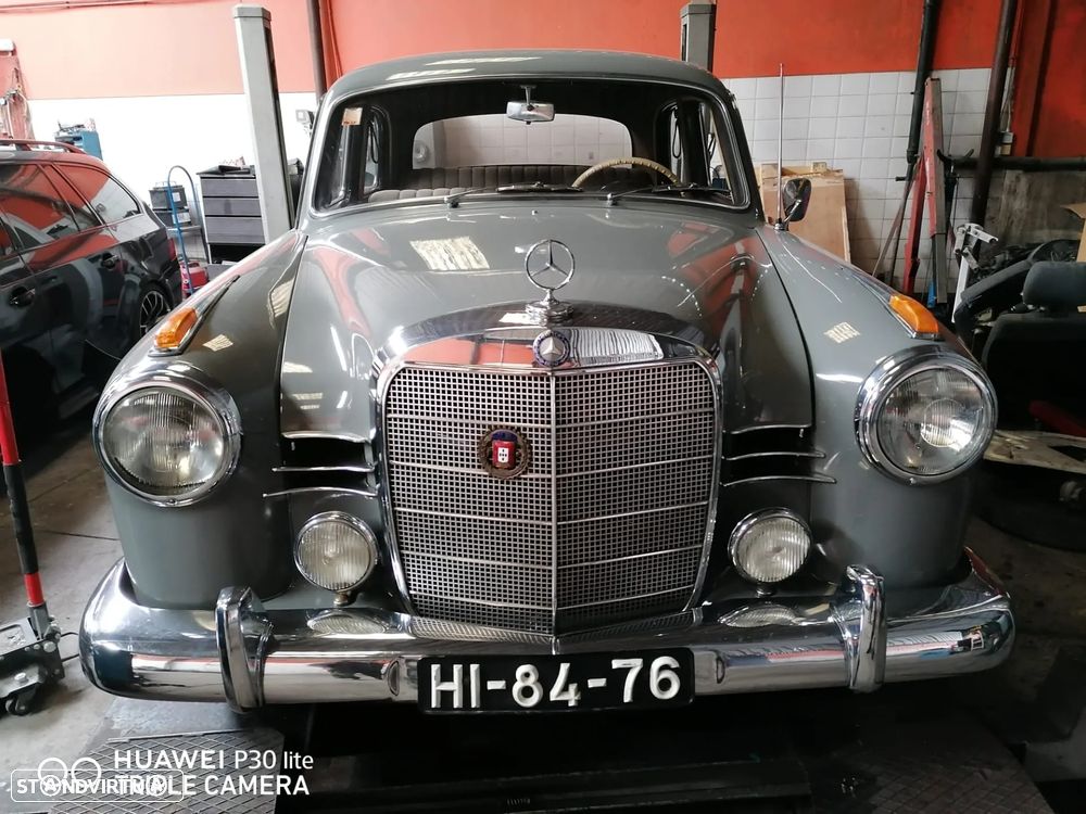 Mercedes-Benz 190 - 1