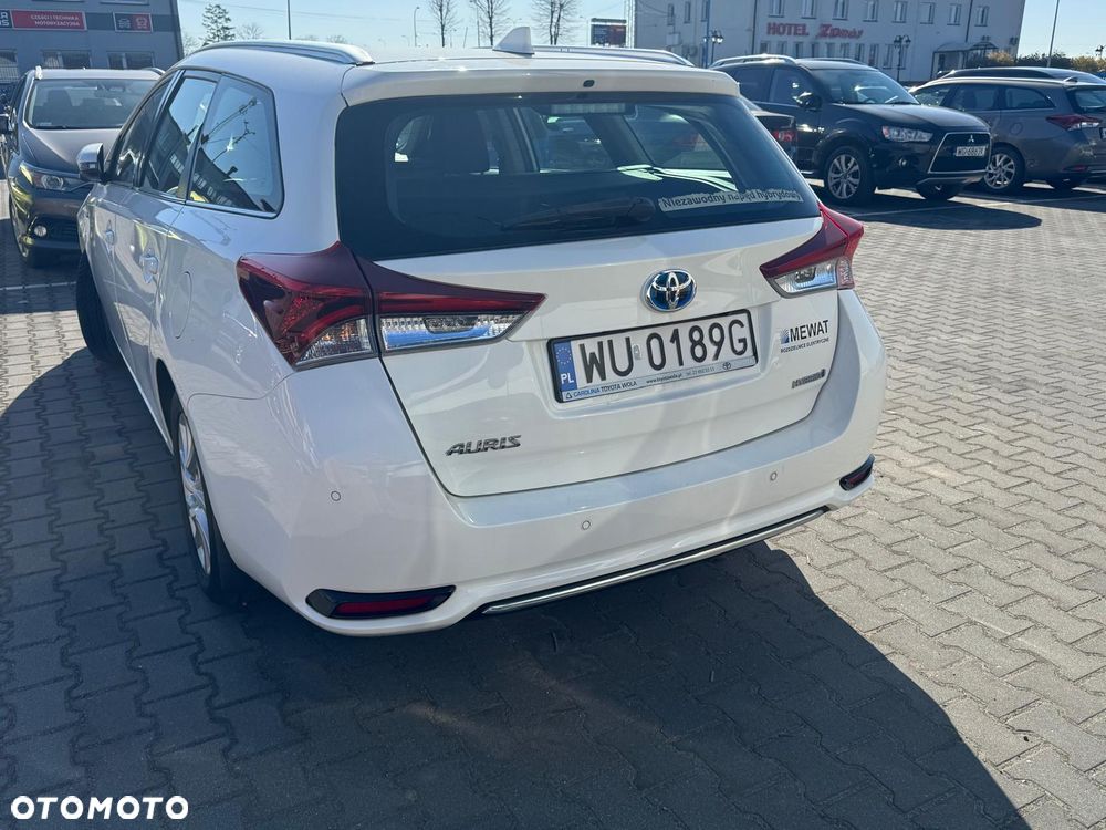 Toyota Auris Hybrid 135 Prestige - 4