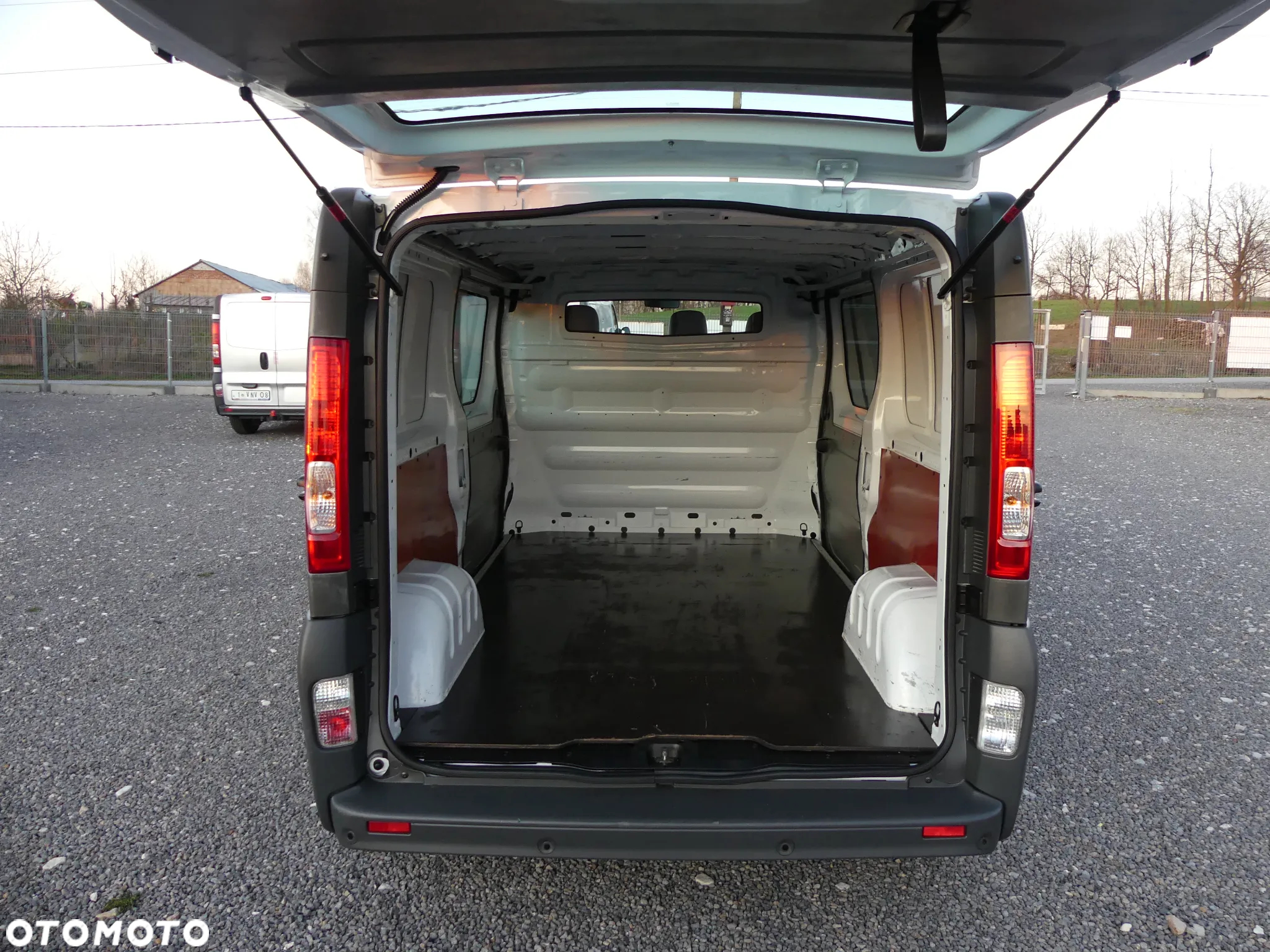 Opel VIVARO 2.0CDTI*115KM*2013r. - 25