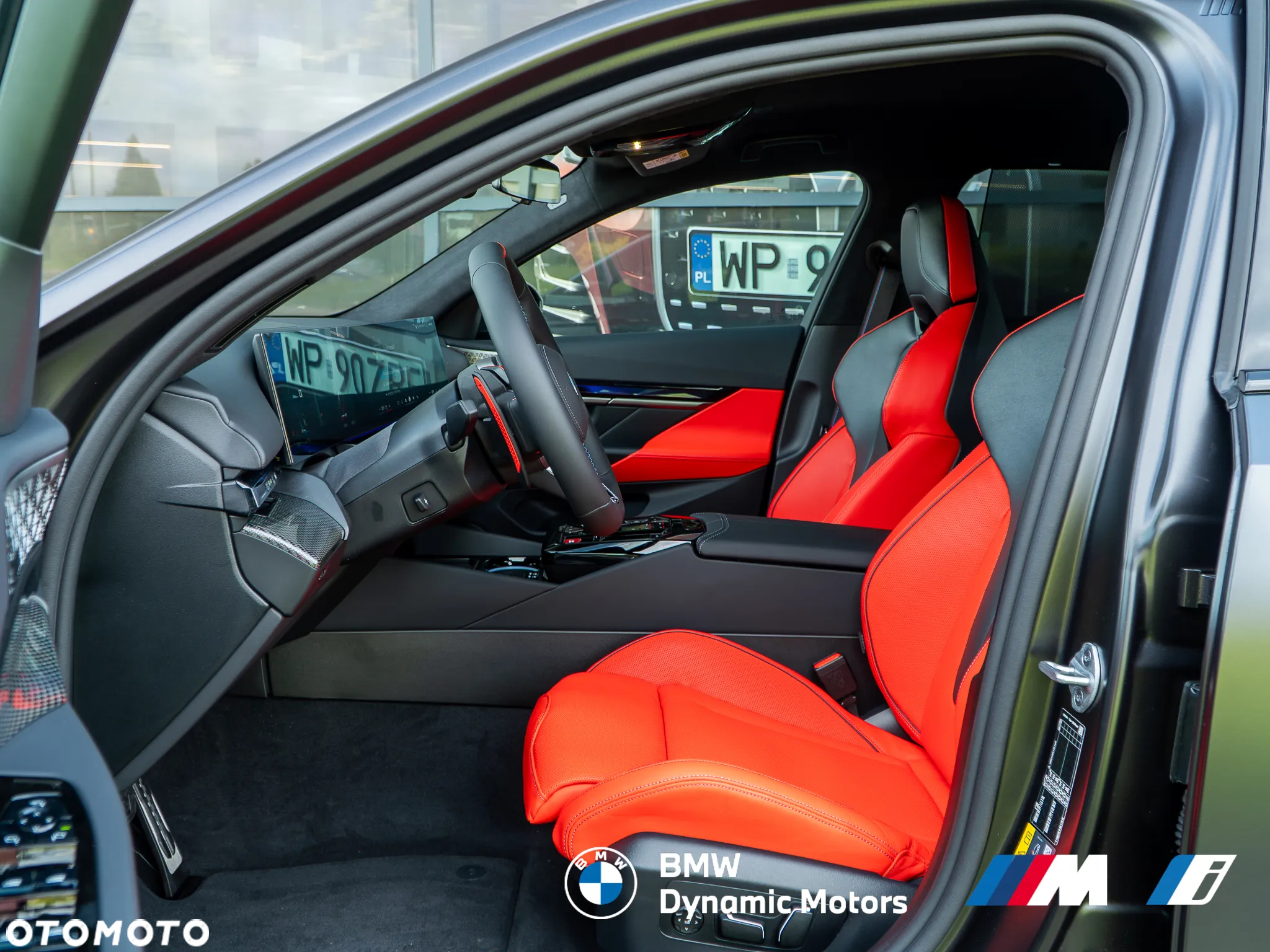 BMW M5 xDrive - 16
