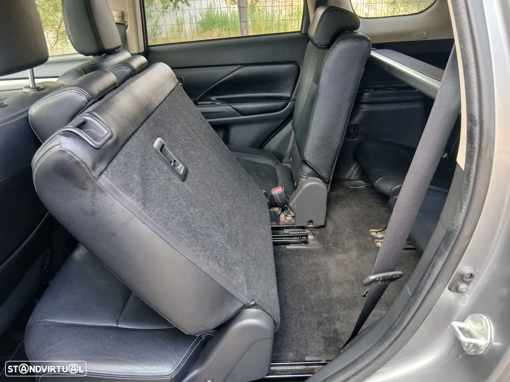 Mitsubishi Outlander 2.2 DI-D Instyle Navi - 32